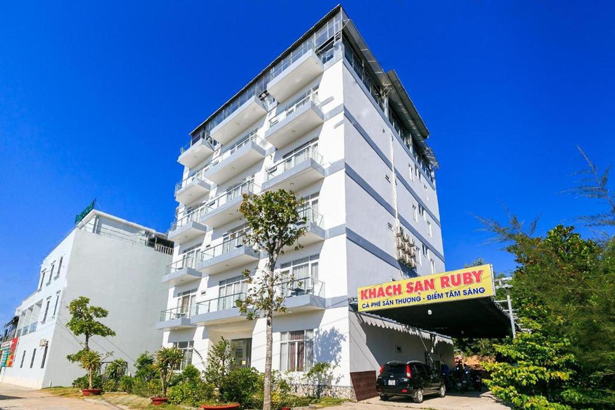 Ruby Hotel Phu Quoc Buitenkant foto