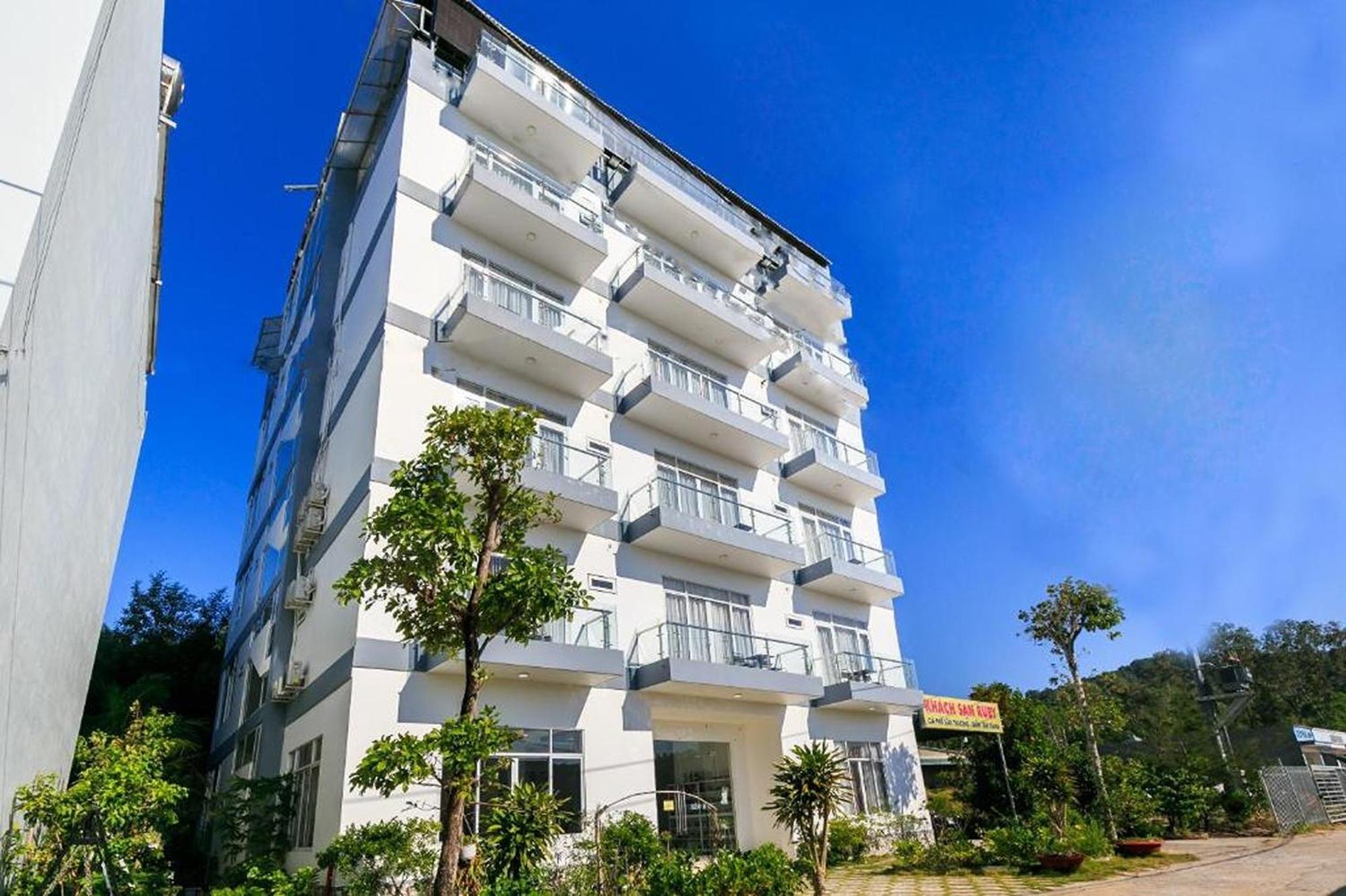 Ruby Hotel Phu Quoc Buitenkant foto