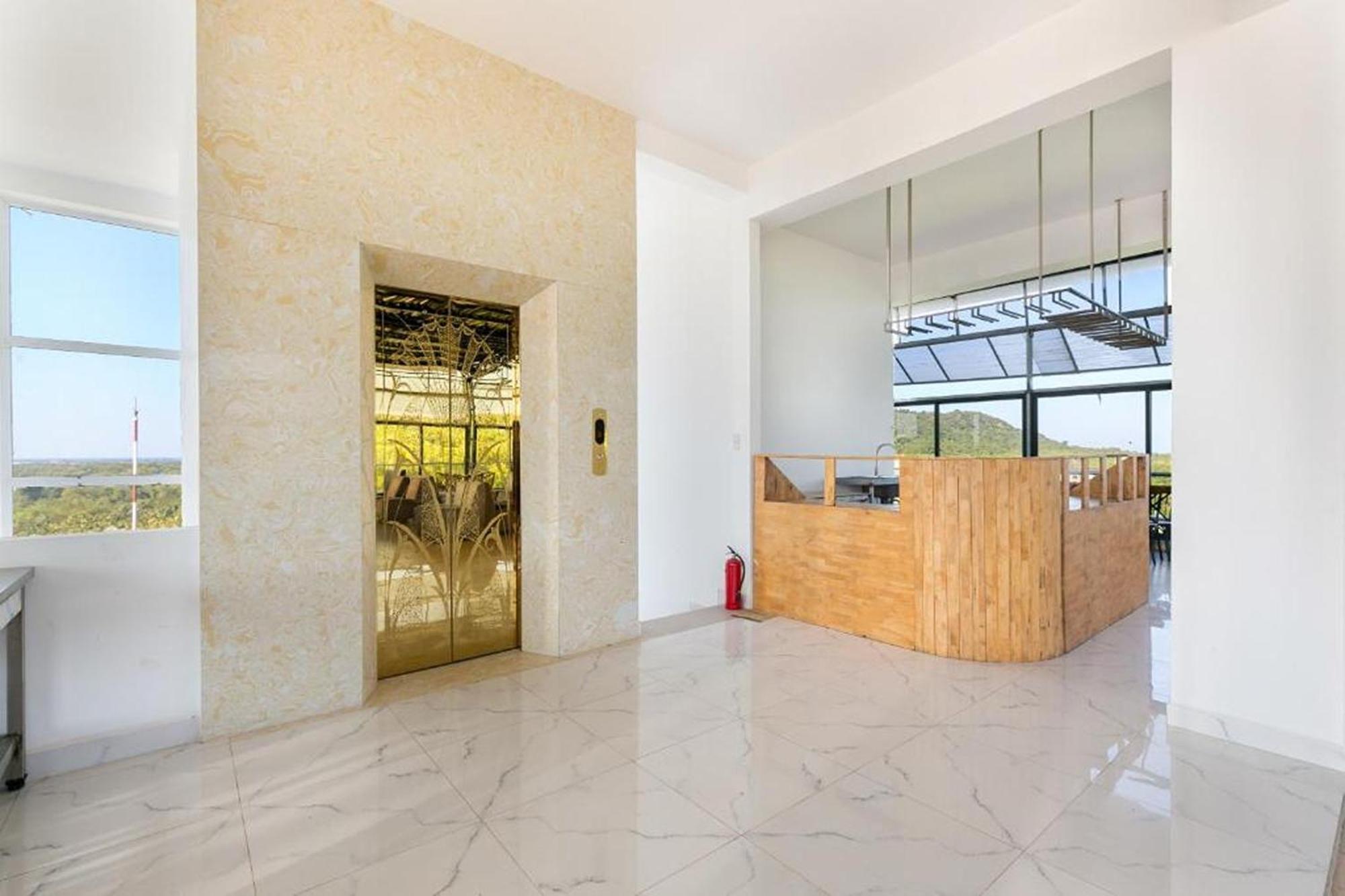 Ruby Hotel Phu Quoc Buitenkant foto